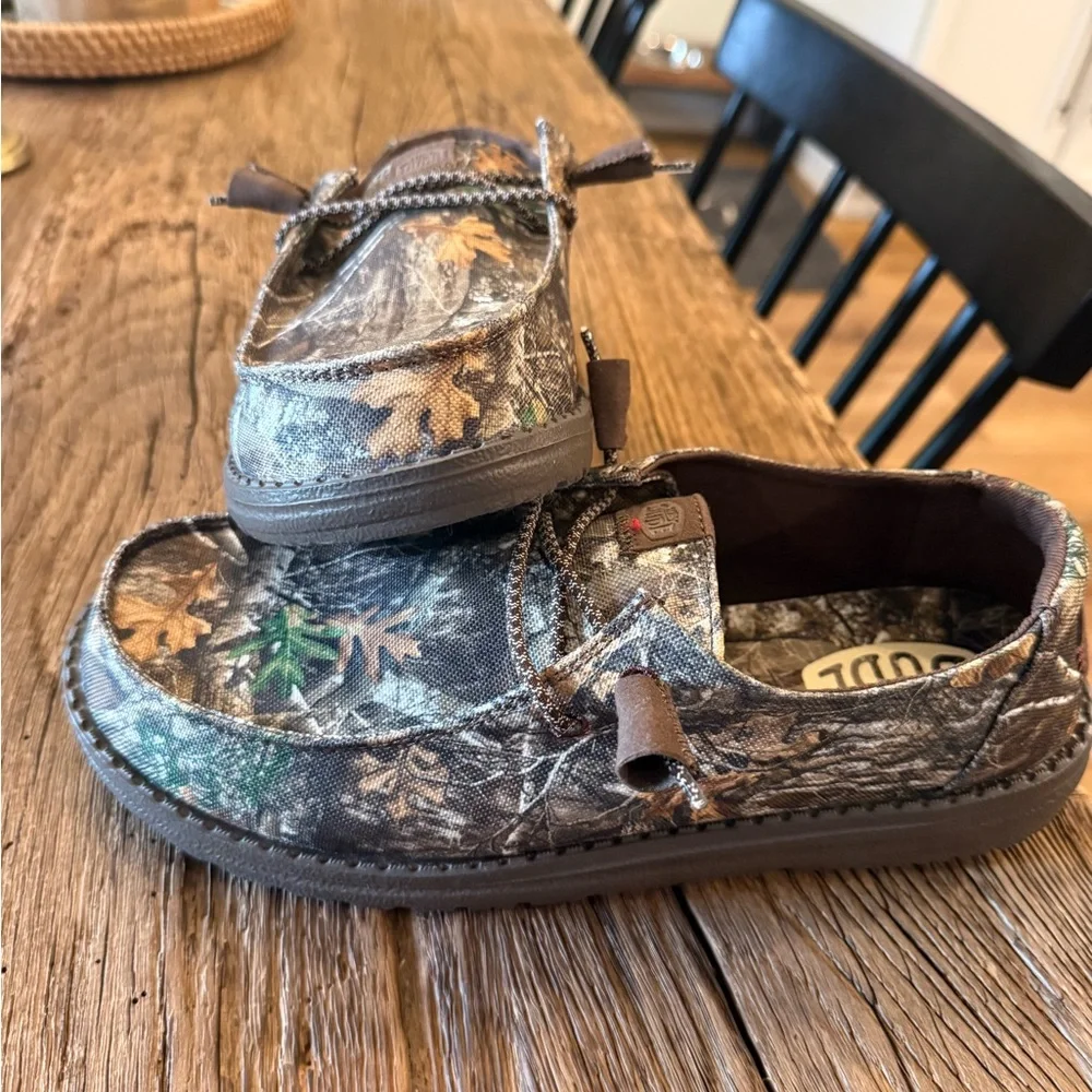 Women’s Hey Dudes Camo - Picture 2 of 2